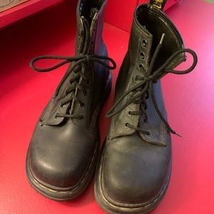 Vintage 90’s Black Doc Martens 8 eye boots